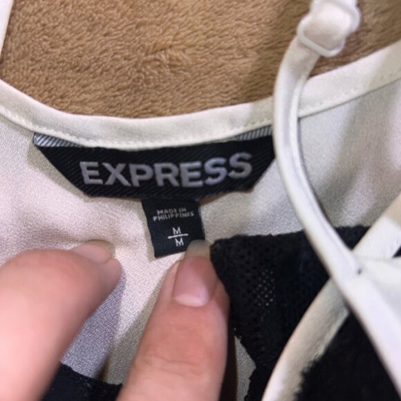 Express Women Medium White Silky Cami Black Lace Bra Adjustable Strap Y2K (T) - Picture 5 of 5